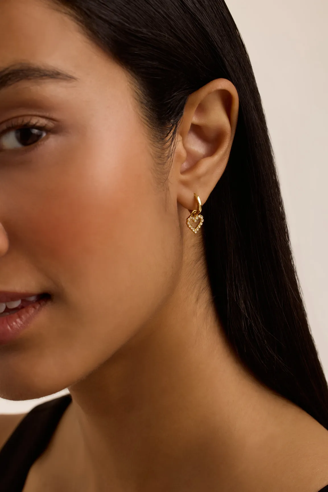 Amora Crystal Halo Heart Huggie Earring Gold